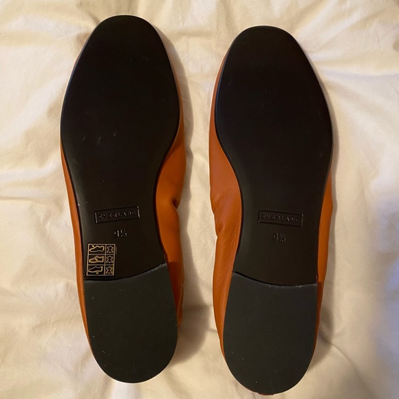 Everlane Scrunch Flat - Toffee - Picture 3 of 5
